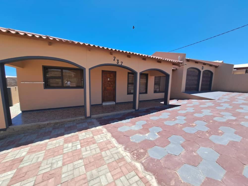 Jjp Self Catering - Three Bedroom House Luderitz ภายนอก รูปภาพ