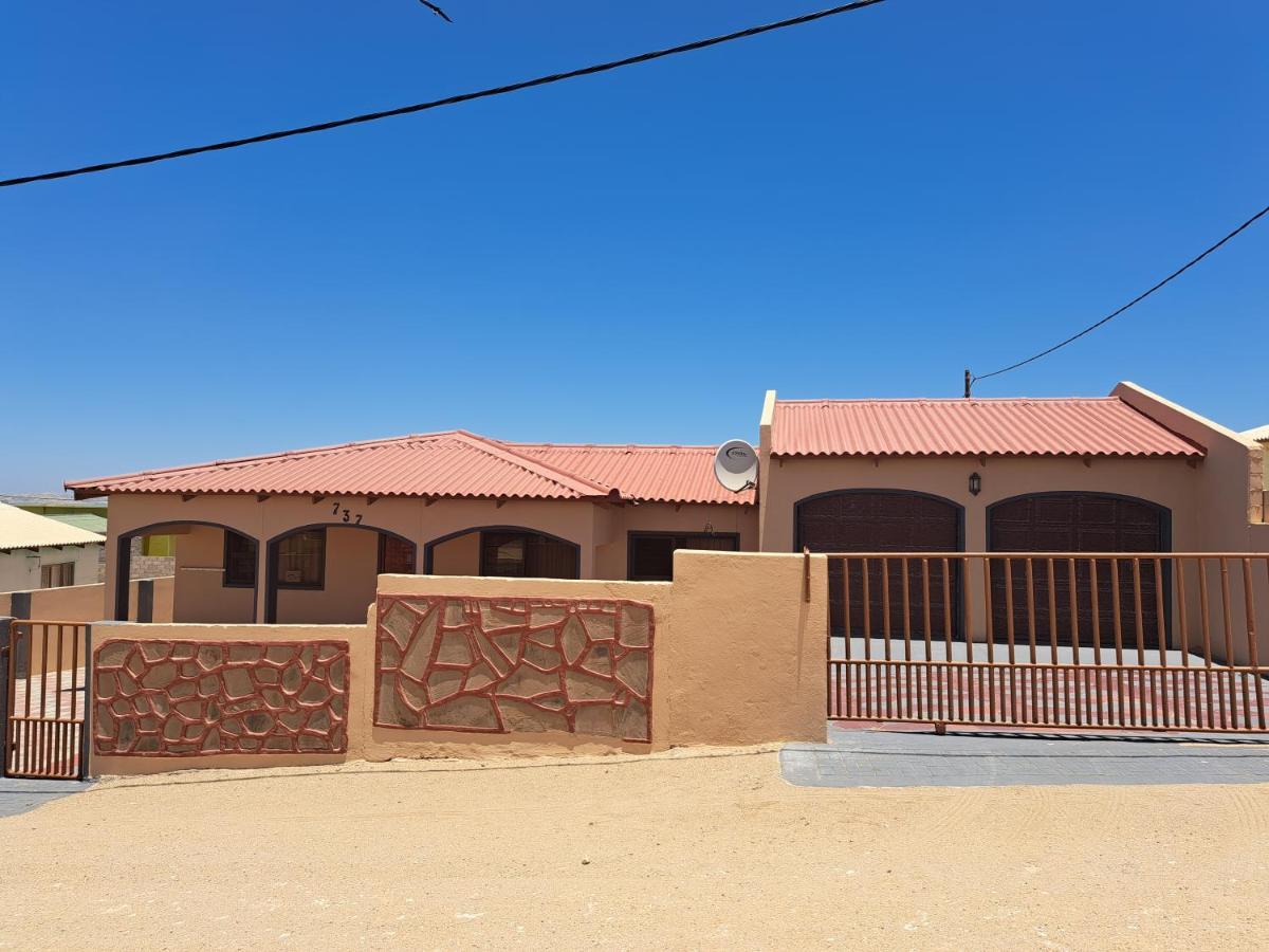 Jjp Self Catering - Three Bedroom House Luderitz ภายนอก รูปภาพ