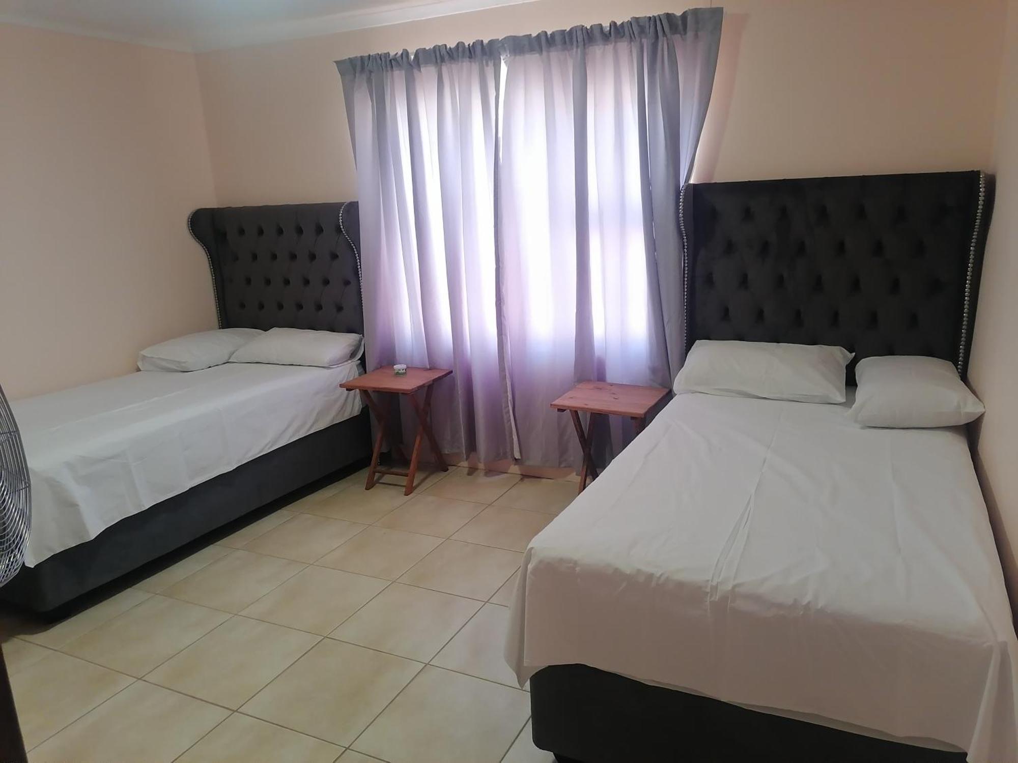 Jjp Self Catering - Three Bedroom House Luderitz ภายนอก รูปภาพ